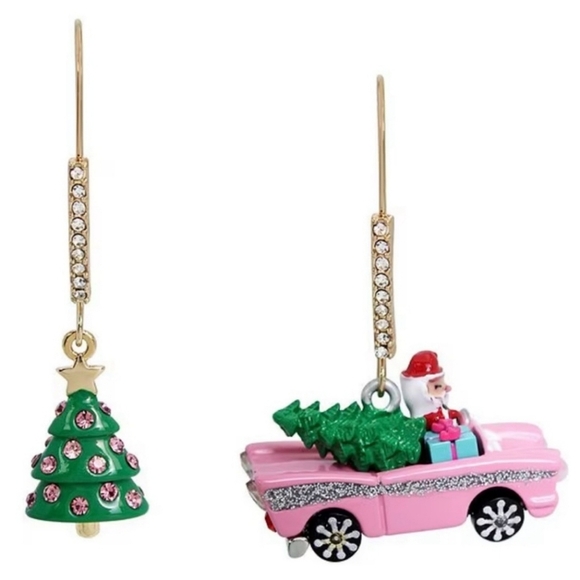🔹️Betsey Johnson🔹️ Mismatch drop long dangle  Christmas tree and car Earrings - Picture 1 of 4
